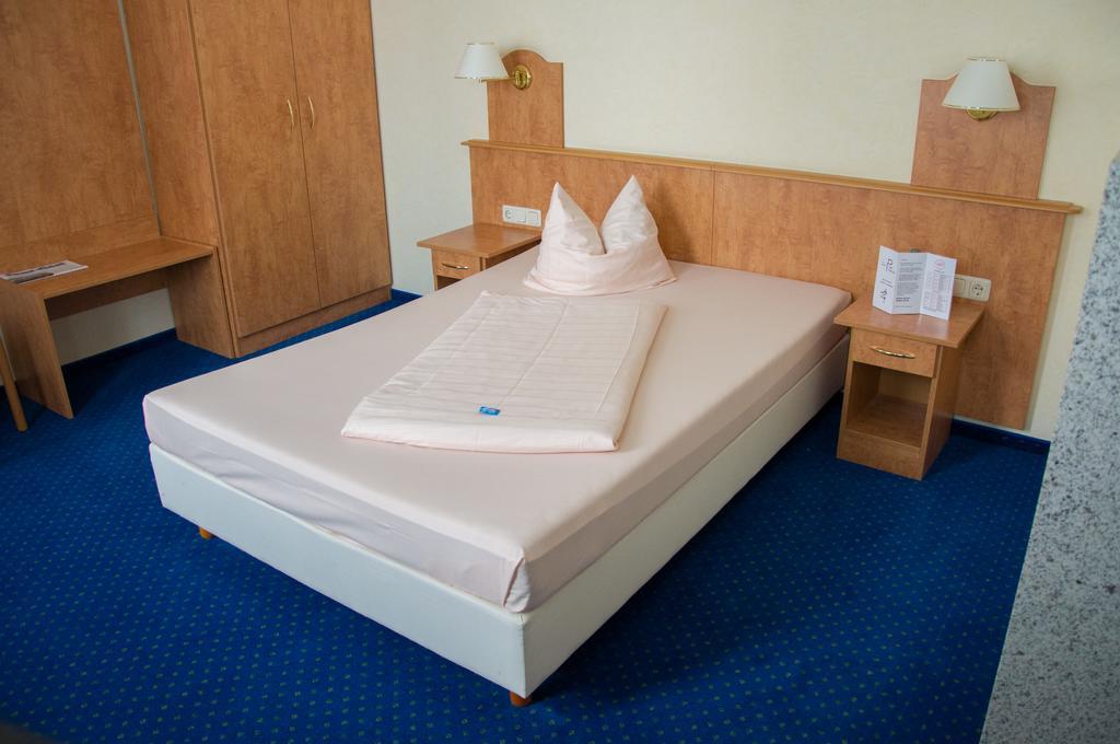 Domizil Alte Post Hotel Puttlingen ภายนอก รูปภาพ