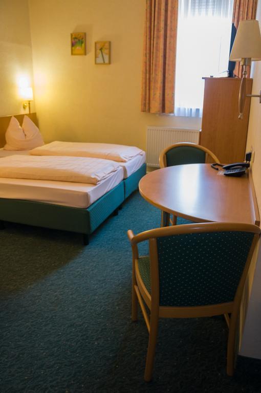Domizil Alte Post Hotel Puttlingen ภายนอก รูปภาพ